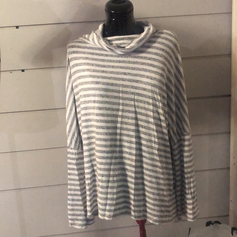 Elle Rae lightweight turtleneck knit top